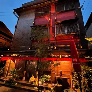 benidaruma-dango.hotels-in-kyoto.org/